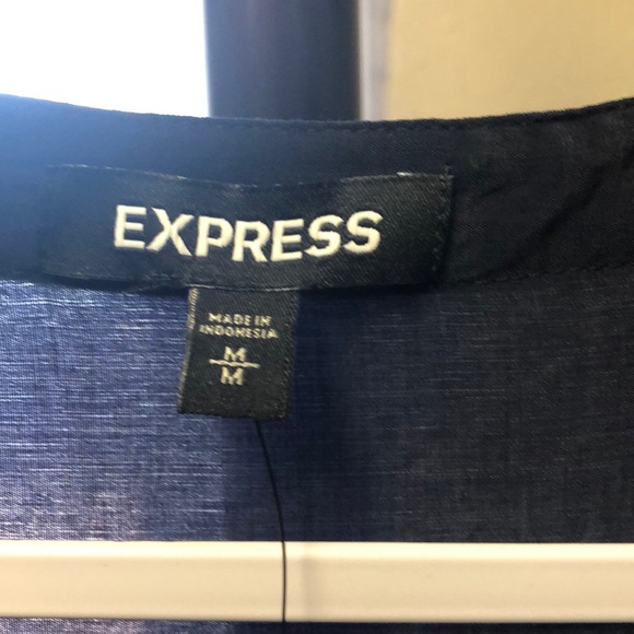 🌟🌟🌟price dropNWT Express navy silk like blouse - Picture 3 of 4